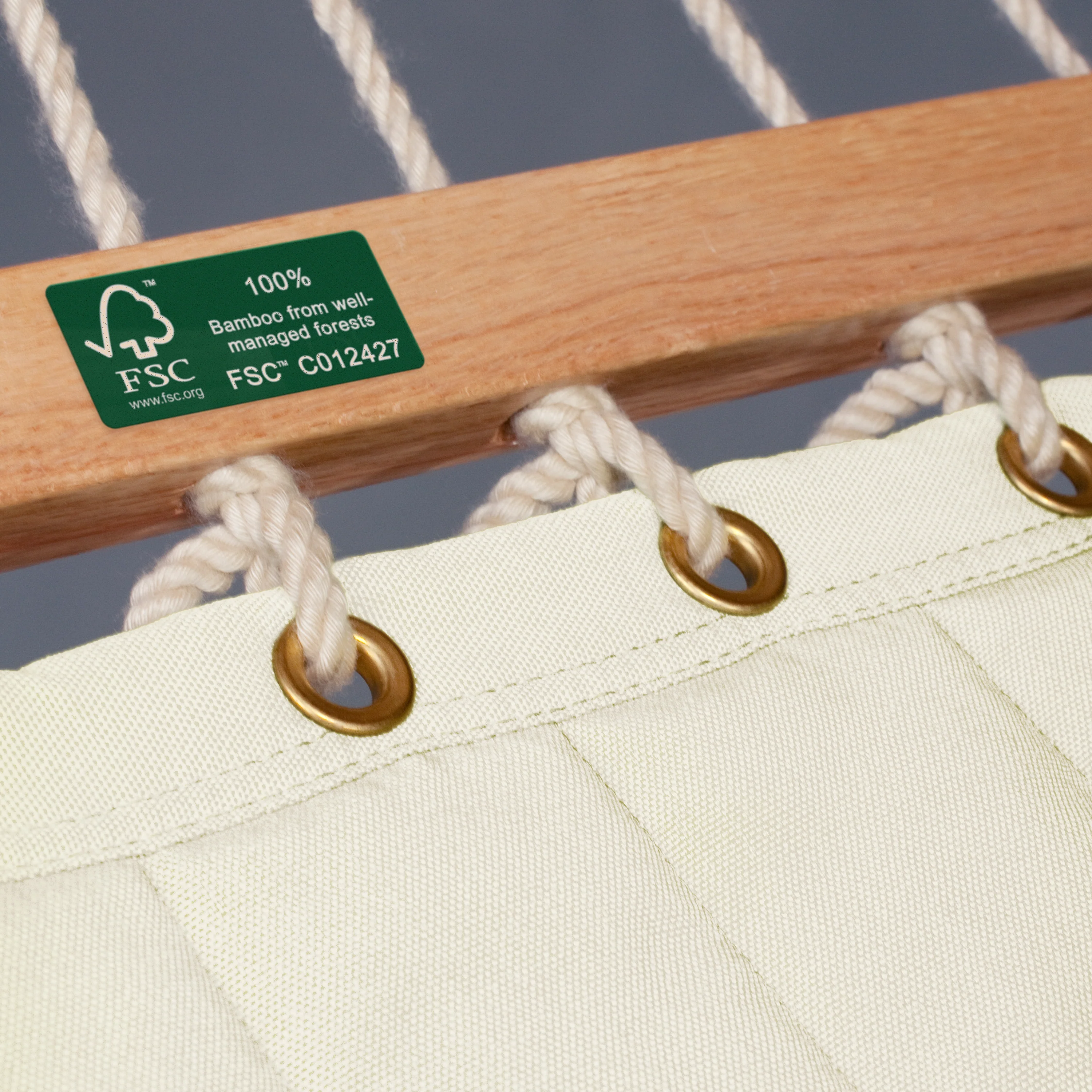 Maera Outdoor R Padded - Gefütterte Stabhängematte Outdoor mit Gestell aus FSC®-zertifiziertem Eukalyptus - Image 9